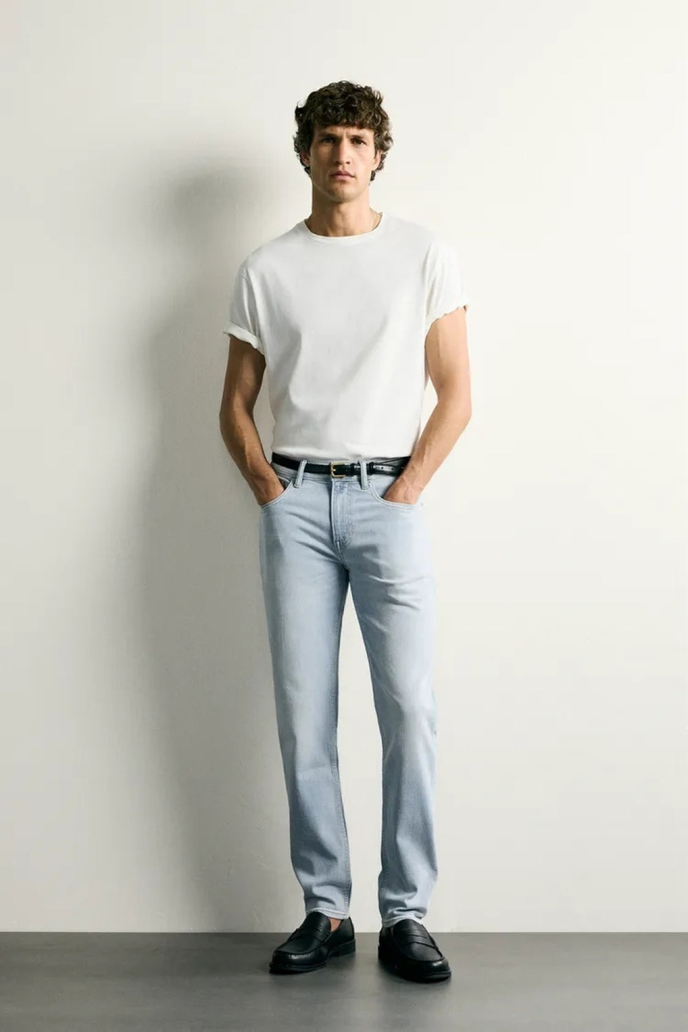 ZA Straight-Fit Washed Jeans