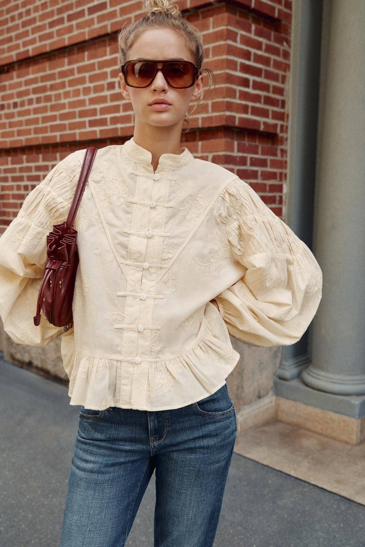 ZA Women’s Embroidered Ruffle-Hem Blouse