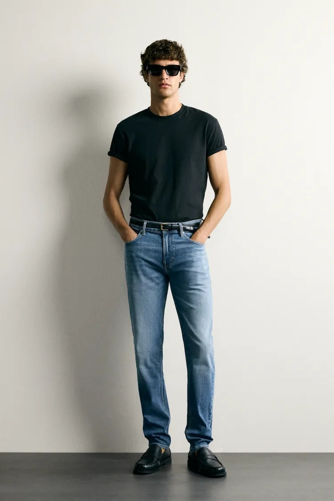 ZA Straight-Fit Washed Jeans