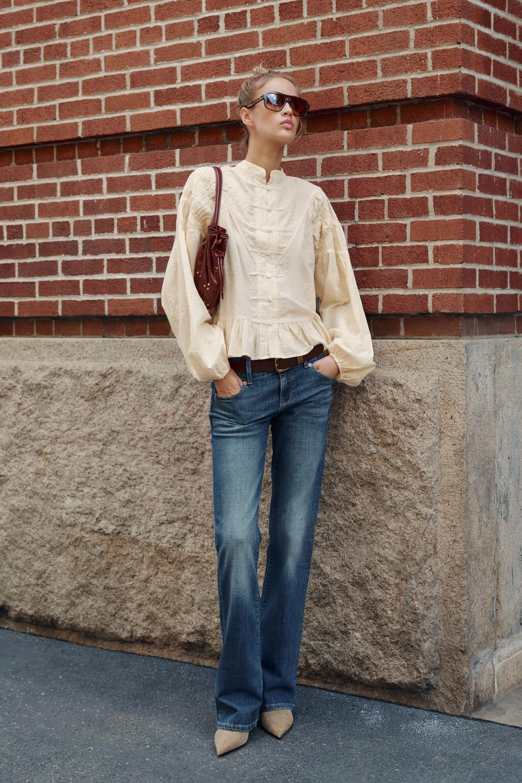 ZA Women’s Embroidered Ruffle-Hem Blouse